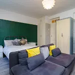 Cute Comfy London Apartment